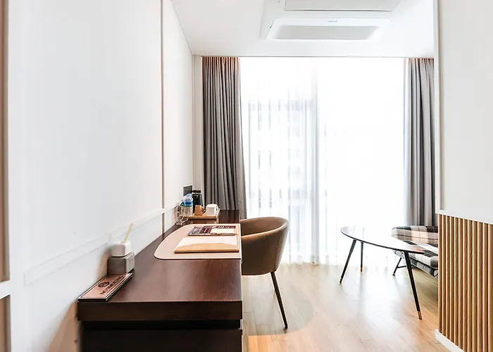Hotel H Avenue Gwanganri 2*