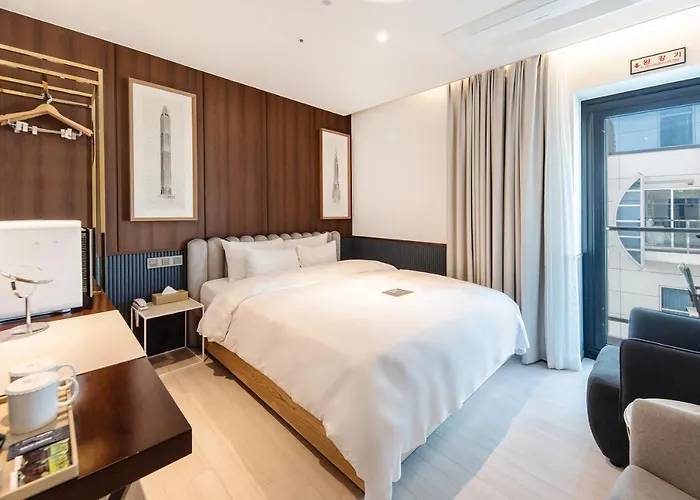 H Avenue Gwanganri Busan